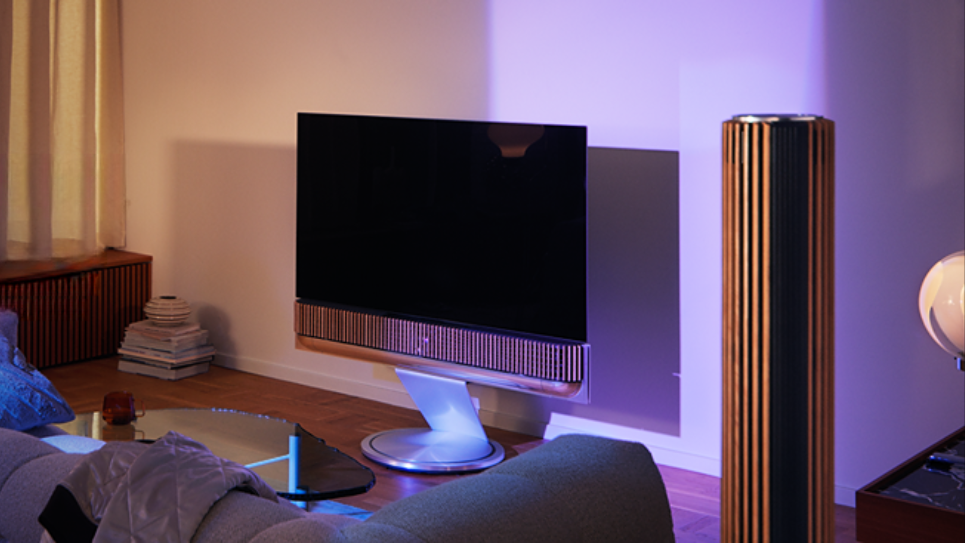 Simple multiroom system1 When using LS50 Wireless II with AirPlay 2, Chromecast or Roon you can stream to multiple speakers around your home at the same time. By using multiple LS50 Wireless II sp (5)