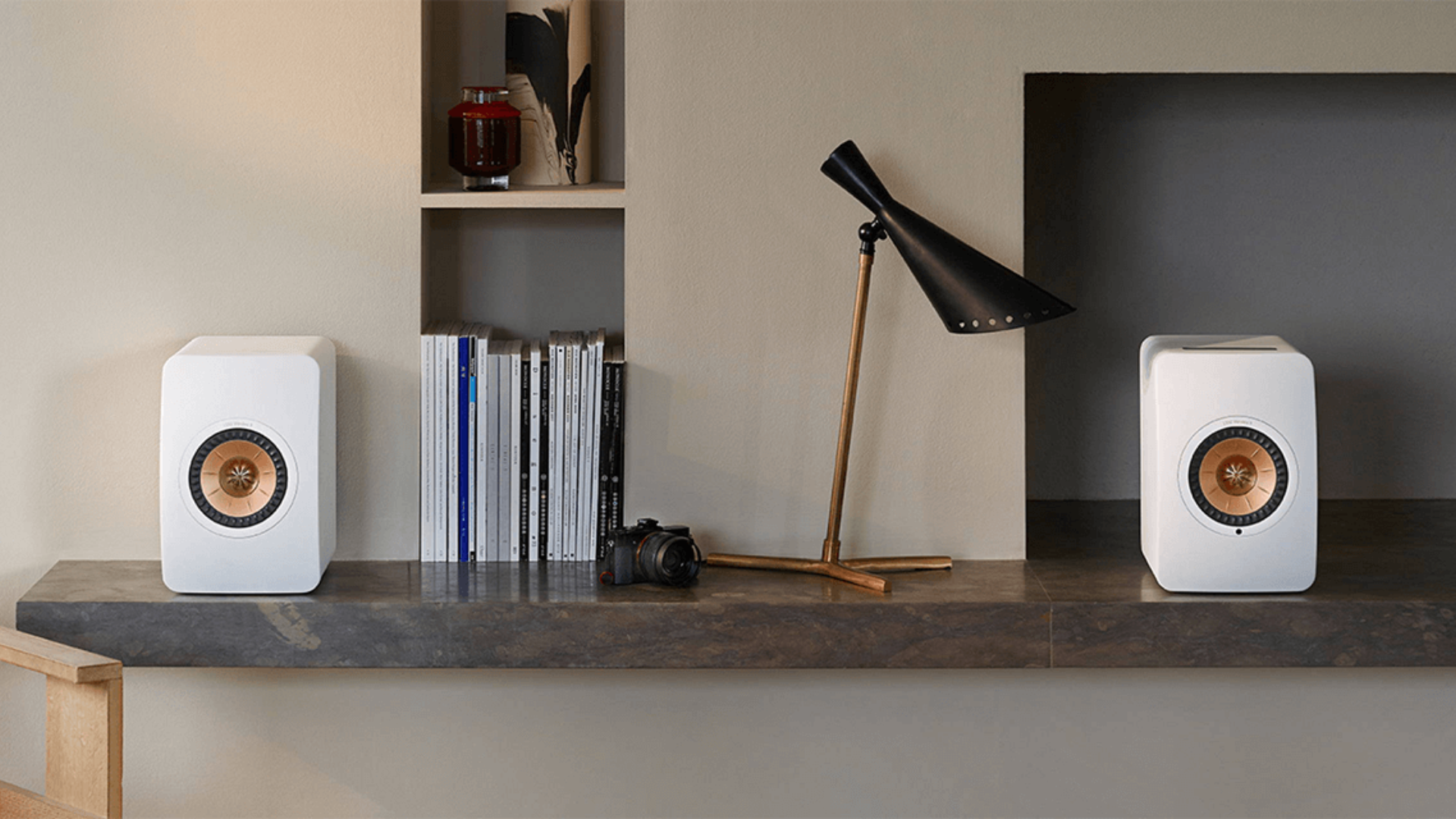 Simple multiroom system1 When using LS50 Wireless II with AirPlay 2, Chromecast or Roon you can stream to multiple speakers around your home at the same time. By using multiple LS50 Wireless II sp